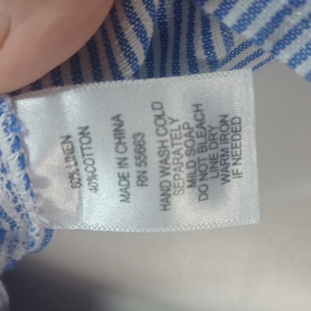 TAHARI WOMENS TOP SIZE L IN A LOVELY BLUE AND WHITE STRIPED 💙 - Picture 7 of 7